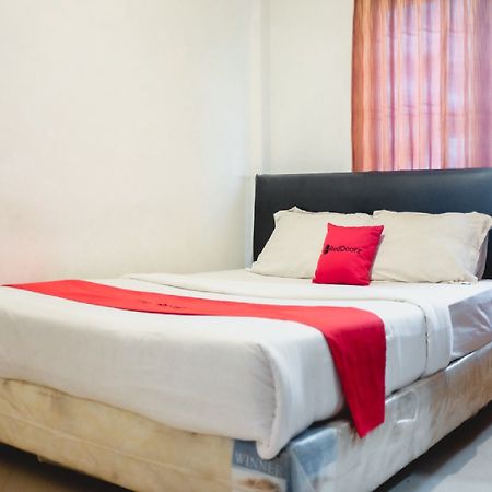 Reddoorz Plus Near Palembang Indah Mall Exterior photo