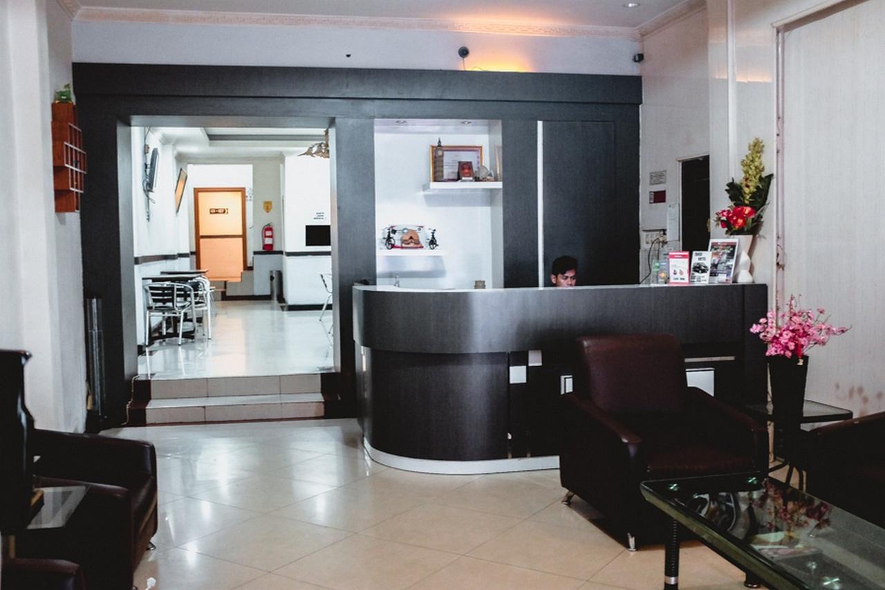 Reddoorz Plus Near Palembang Indah Mall Exterior photo