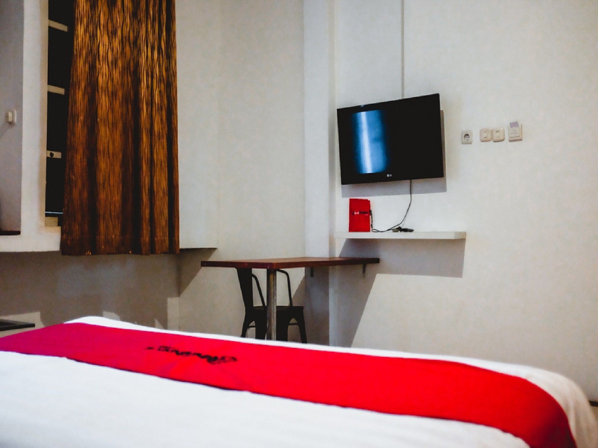 Reddoorz Plus Near Palembang Indah Mall Exterior photo